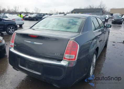 2013 Chrysler 300 Motown z USA, uszkodzony, nr VIN 2C3CCARG5DH596268